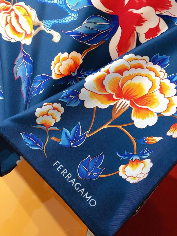 Ferragamo silk scarf 90X90cm E26 (2)